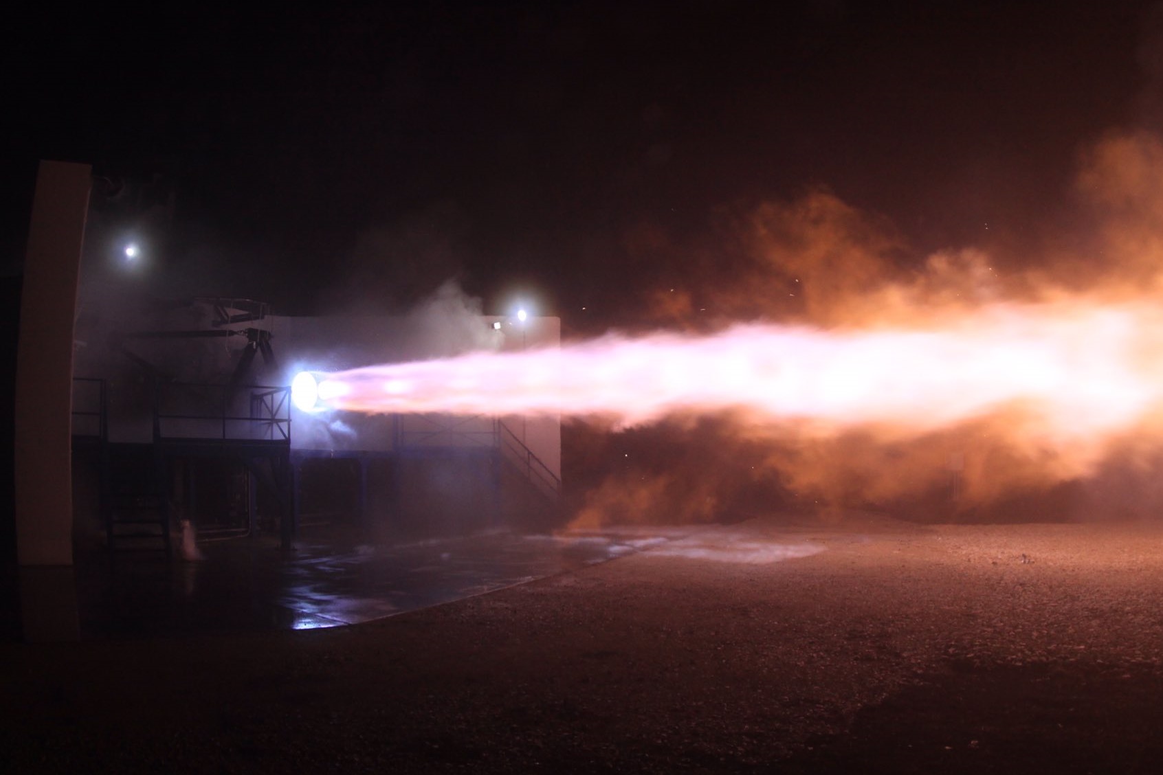 Imagem de SpaceX testa com sucesso foguete que deve levar humanos a Marte no tecmundo
