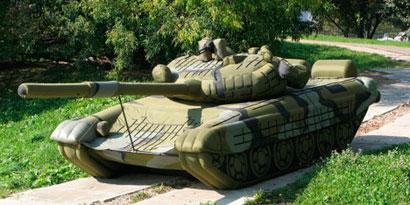 Imagem de Fundador do Megaupload tinha um tanque de guerra inflável no jardim no site TecMundo