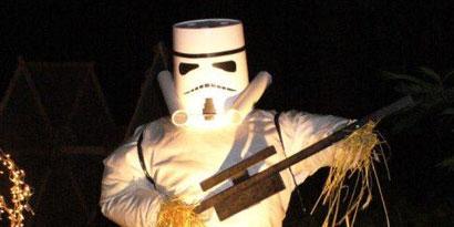 Imagem de Fã recria personagens de Star Wars com espantalhos no site TecMundo
