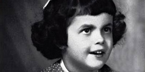Imagem de Dilma Rousseff entra na brincadeira e posta foto como criança no Facebook no site TecMundo