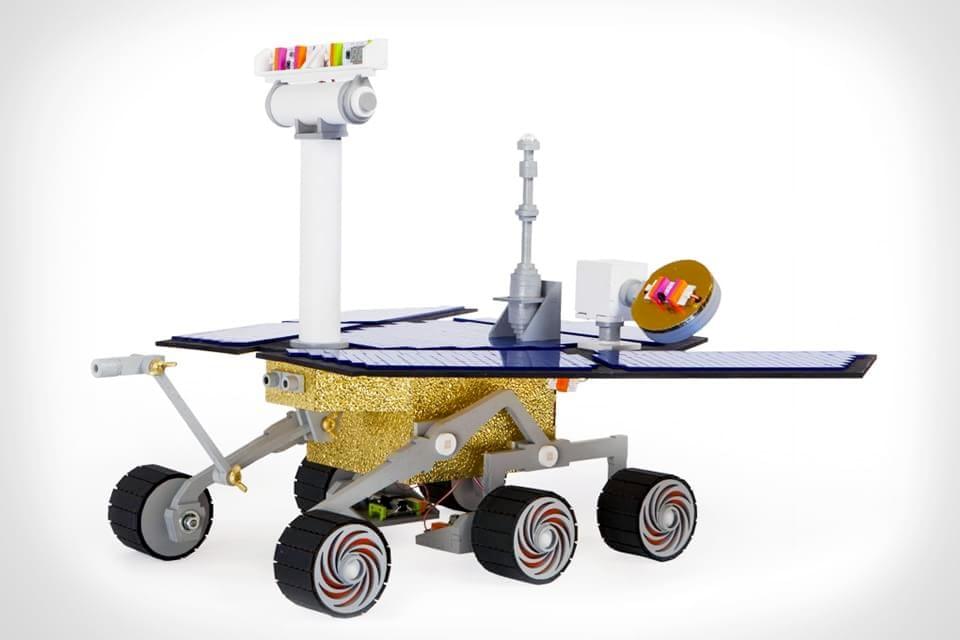 Imagem de NASA mostra kit que introduz crianças no mundo da tecnologia no site TecMundo
