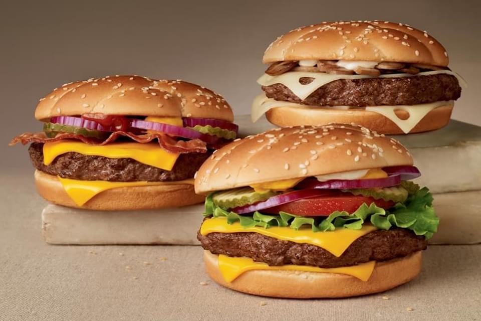 Imagem de O sonho de montar lanches usando touchscreen no McDonald’s já é realidade no site TecMundo