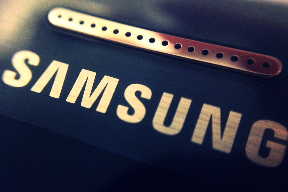 Imagem de 128 GB: Samsung cria memória flash ultrarrápida que pode integrar Galaxy S6 no site TecMundo