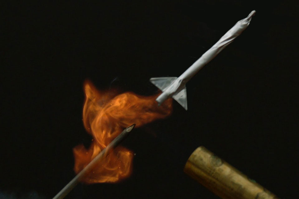 Imagem de Veja como é o lançamento de um míssil feito com um palito de fósforo no tecmundo