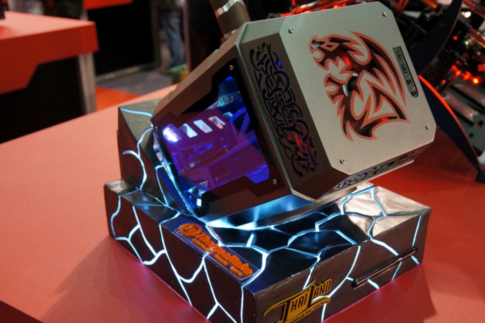 Imagem de ThermalThor: o casemod construído no martelo do super-herói da Marvel no tecmundo