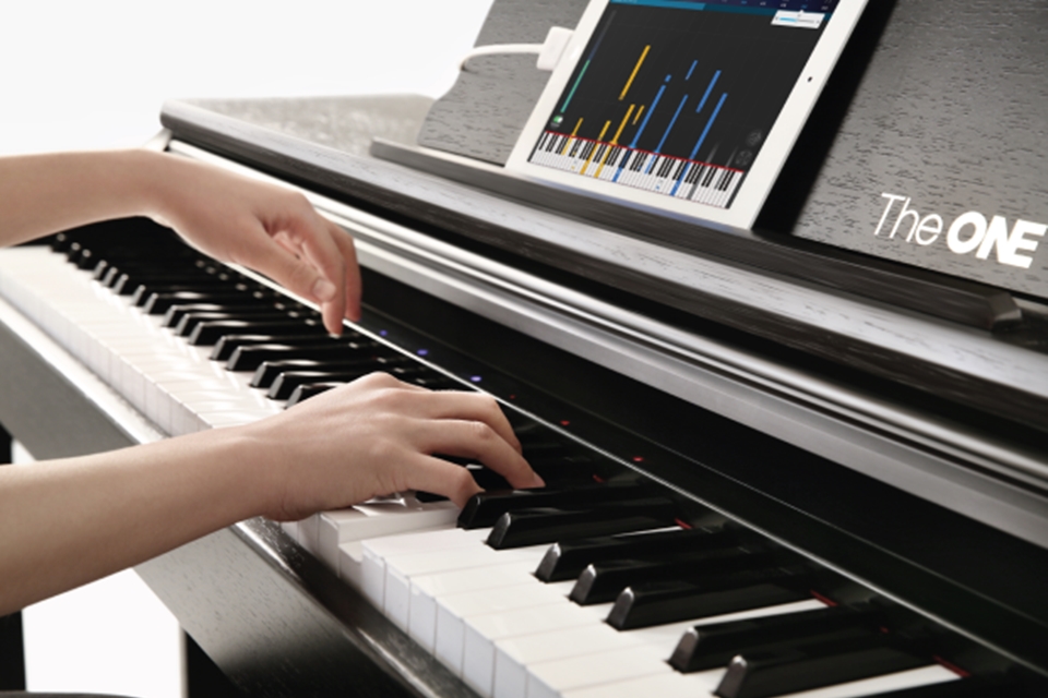 Imagem de Piano inteligente ensina música de um jeito divertido e descomplicado; veja no tecmundo