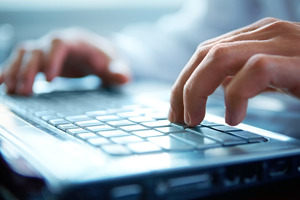 Imagem de Como está o seu internetês? Conheça a linguagem utilizada no mundo online no site TecMundo