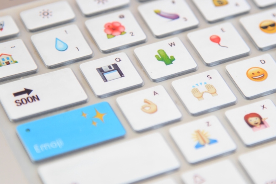 Imagem de Windows 10: ative o teclado virtual e use emojis para escrever mensagens no tecmundo