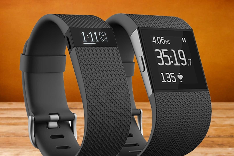 Imagem de Fitbit é processada por não medir batimentos cardíacos com precisão no tecmundo