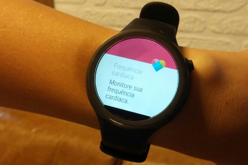 Imagem de Moto 360 Sport é lançado no Brasil por R$ 1.999 no tecmundo