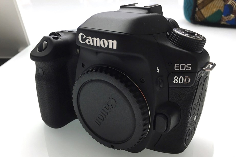 Imagem de Canon anuncia a DSLR EOS 80D, câmera de uso semiprofissional e amador no tecmundo