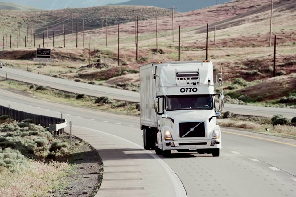 Imagem de Carga pesada e sem motorista: Uber compra startup de caminhões autônomos no tecmundo