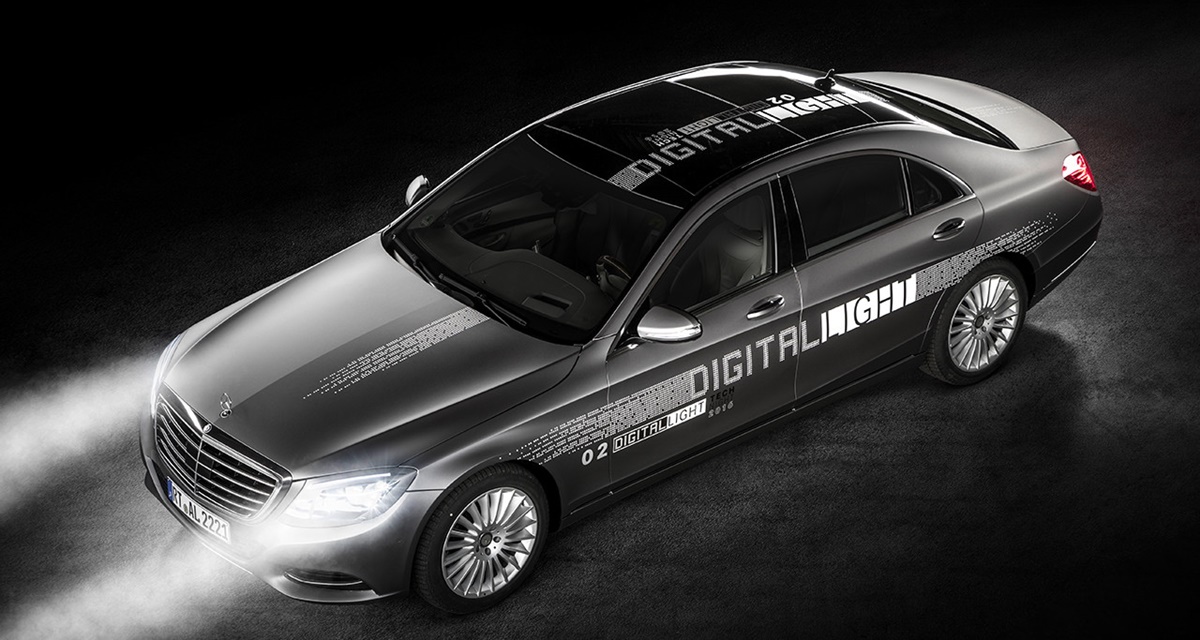 Imagem de Projeções no asfalto? Aqui tem! Mercedes cria farol que exibe imagens em HD no tecmundo
