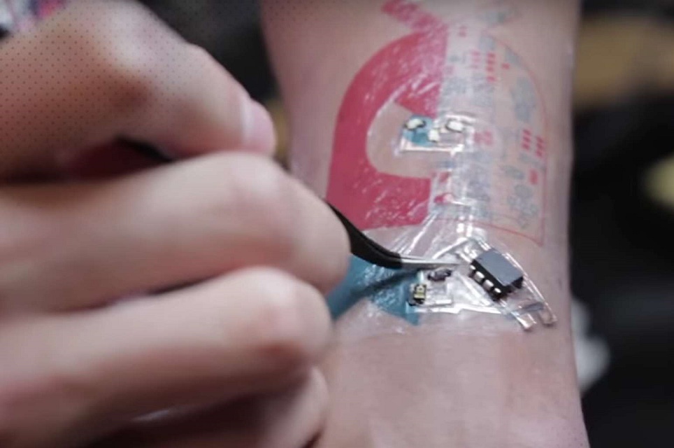 Imagem de Empresa no 'mundo real' está colocando microchips nos dedos de funcionários no tecmundo
