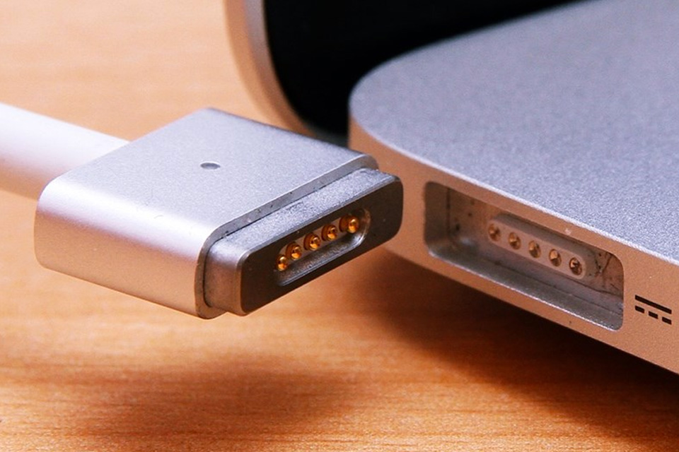 Imagem de Mais um adaptador? Apple pode ressuscitar MagSafe para novos MacBooks no tecmundo