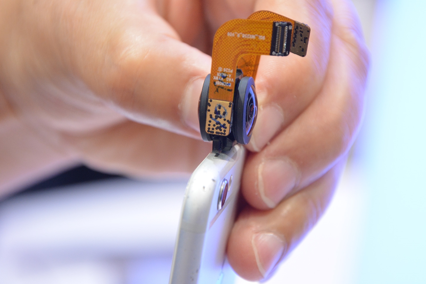Imagem de Empresa cria câmera 360° pequena o suficiente para caber em smartphones no tecmundo