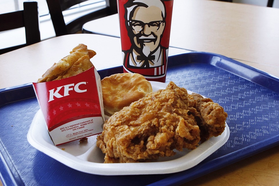 Imagem de KFC cria embalagem que se transforma em controle Bluetooth para jogos no tecmundo