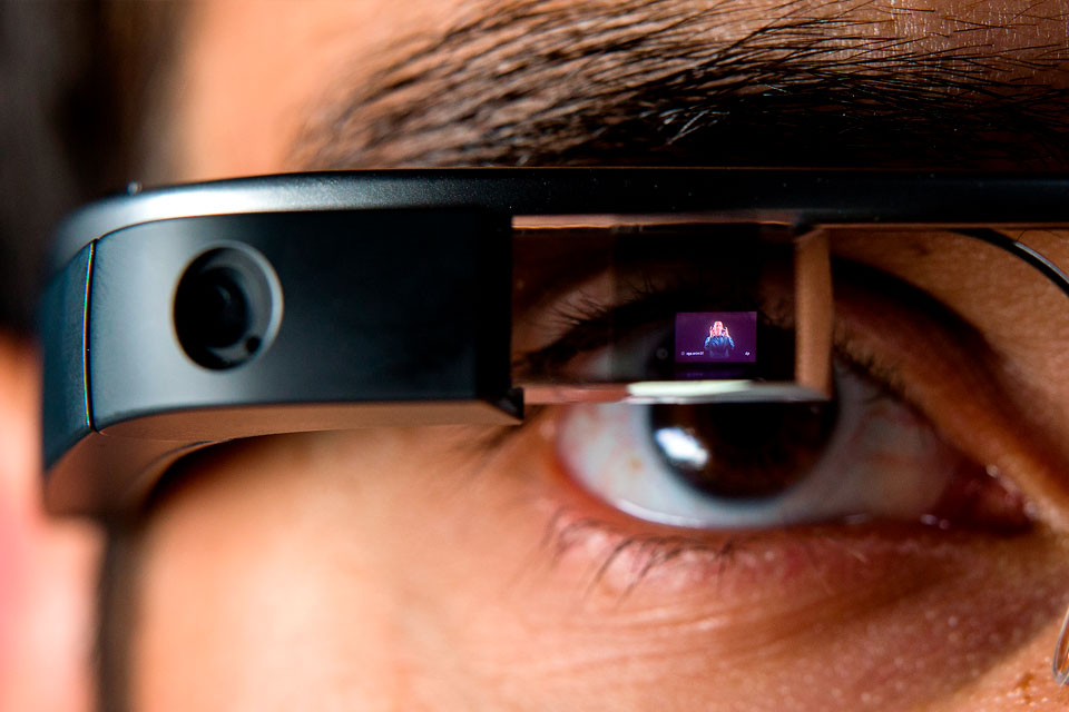 Imagem de Será que vai colar dessa vez? Confira o unboxing do novo Google Glass no tecmundo