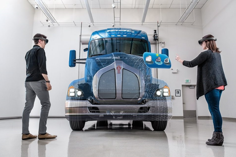 Imagem de Microsoft HoloLens começa a ser vendido em mais 29 países no tecmundo