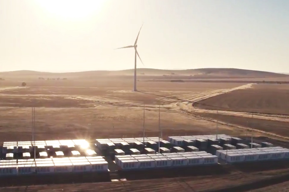 Imagem de Bateria gigante de Elon Musk já está funcionando na Austrália Meridional no tecmundo