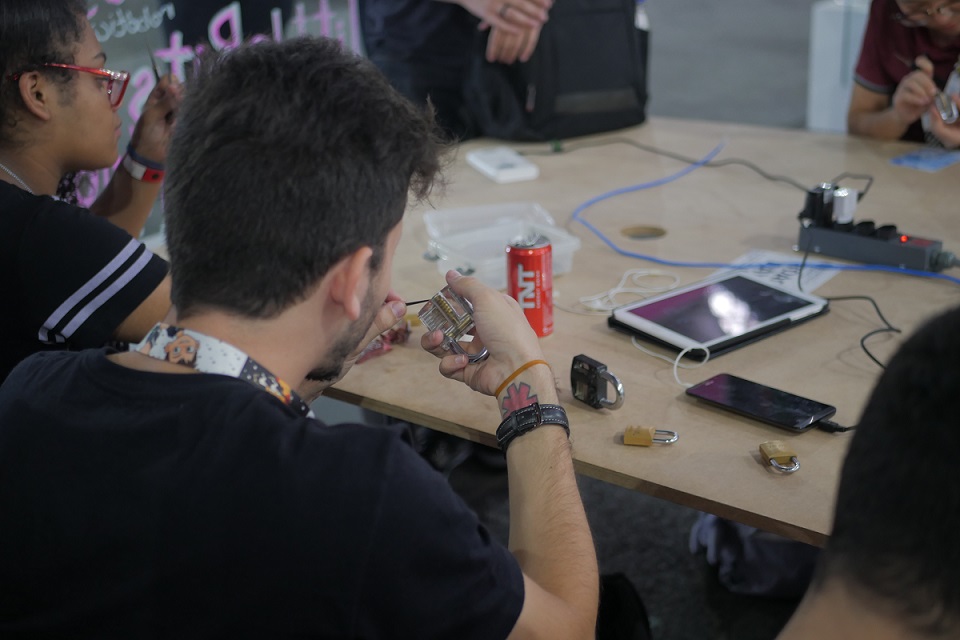 Imagem de Hackers ensinam a abrir cadeado na Campus Party — e outras coisas mais no tecmundo