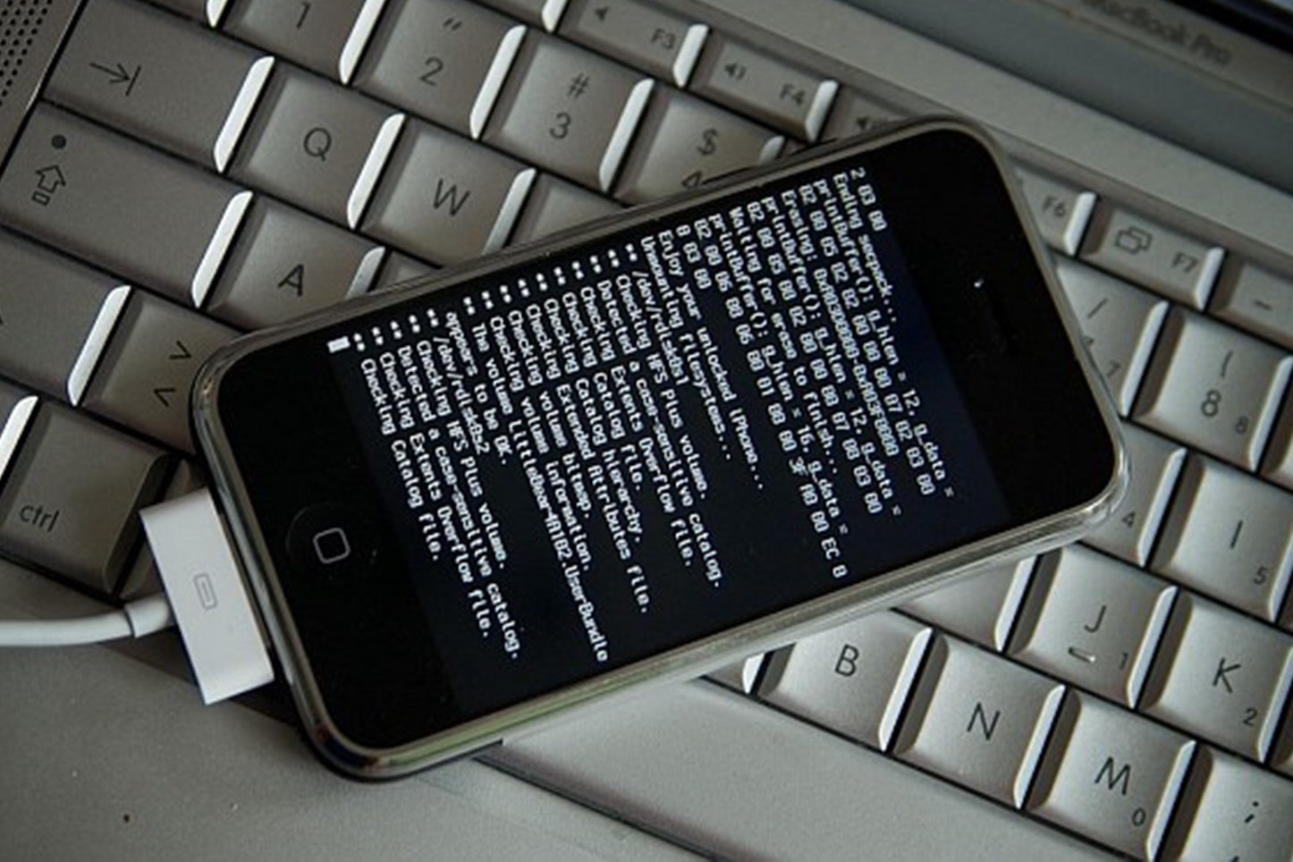Imagem de Apple confirma que vazamento de código fonte do iOS no GitHub é real no tecmundo