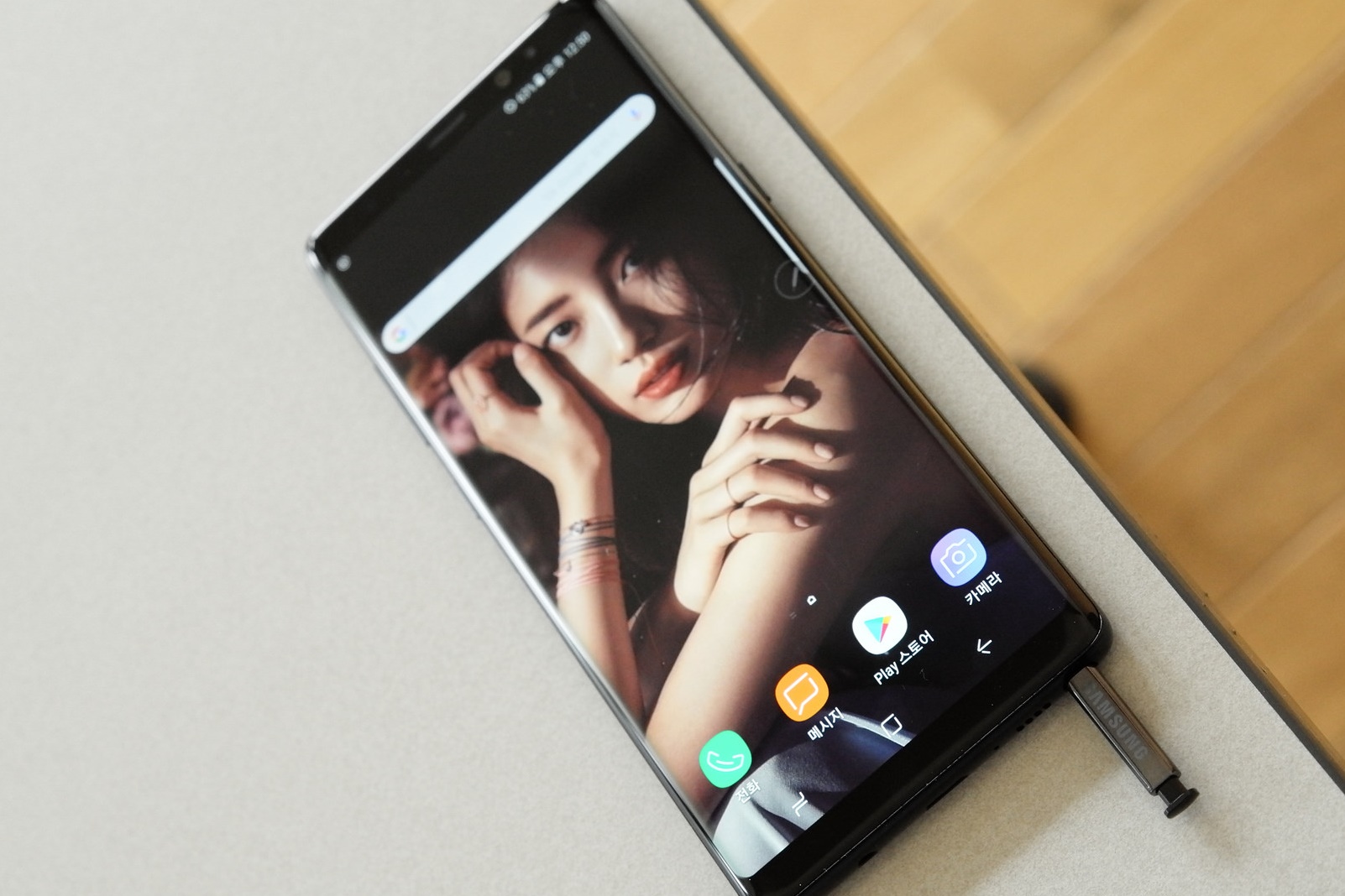Imagem de Note 9: Samsung já teria solução ideal para leitor de digital na tela no tecmundo