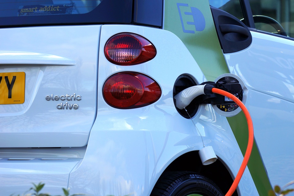Imagem de Carros elétricos podem minar lojas de conveniência em postos de gasolina? no tecmundo