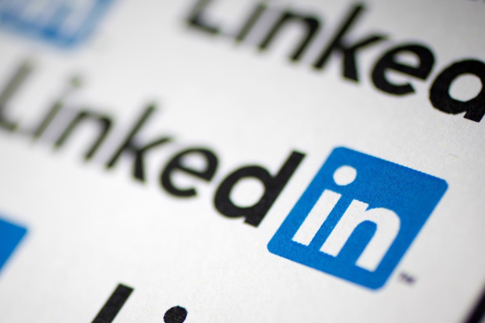 Imagem de LinkedIn insere botão de GIF em mensagens privadas no aplicativo no tecmundo