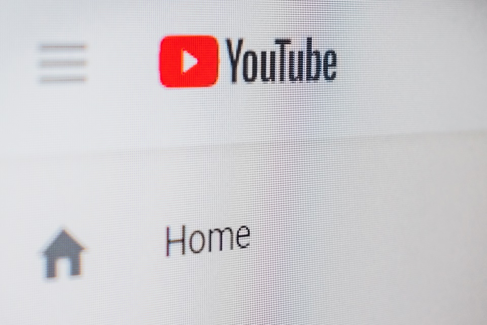 Imagem de YouTube retirou do ar 8,3 milhões de vídeos no último trimestre de 2017 no tecmundo