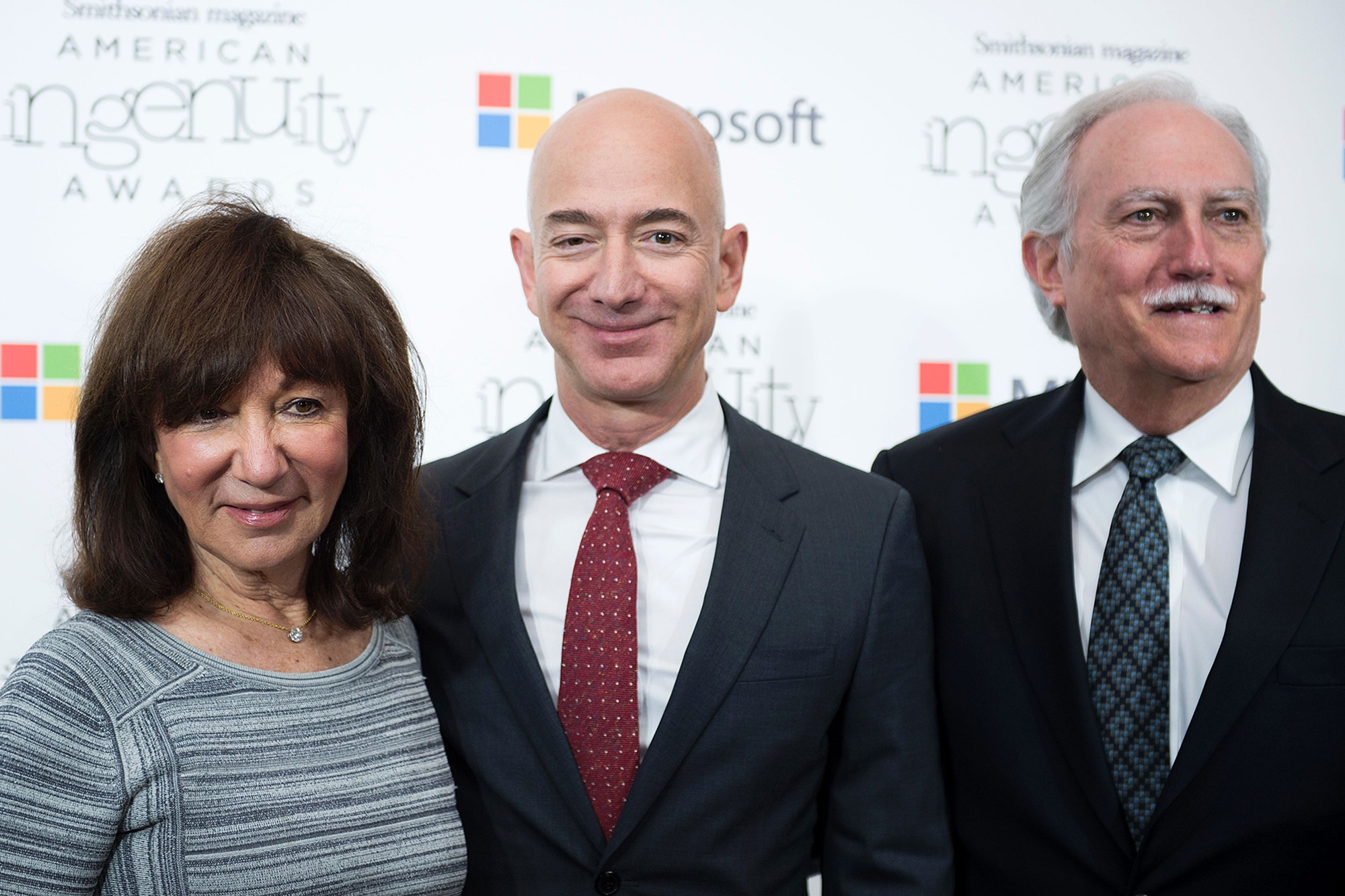 Imagem de Pais de Jeff Bezos teriam US$ 30 bilhões em ações da Amazon no tecmundo