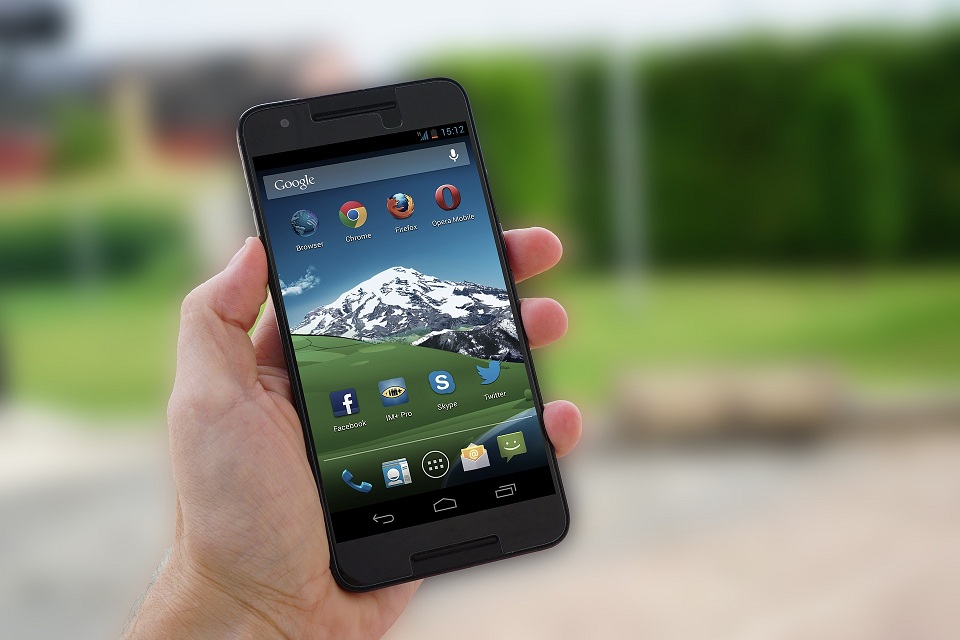 Imagem de Como ativar o novo design do Google Chrome no iPhone no tecmundo