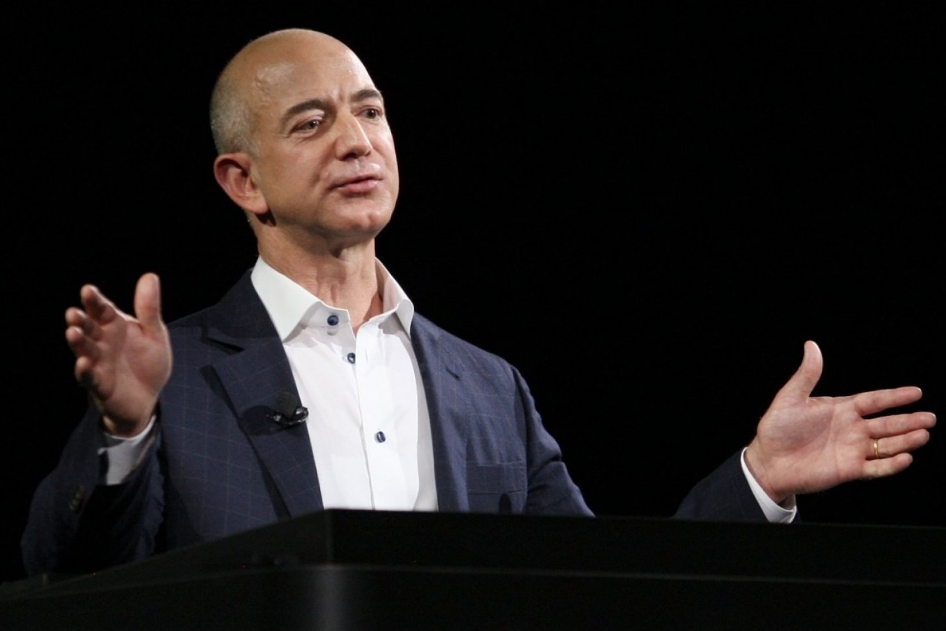 Imagem de Jeff Bezos cria ONGs para construir creches e ajudar famílias pobres no tecmundo