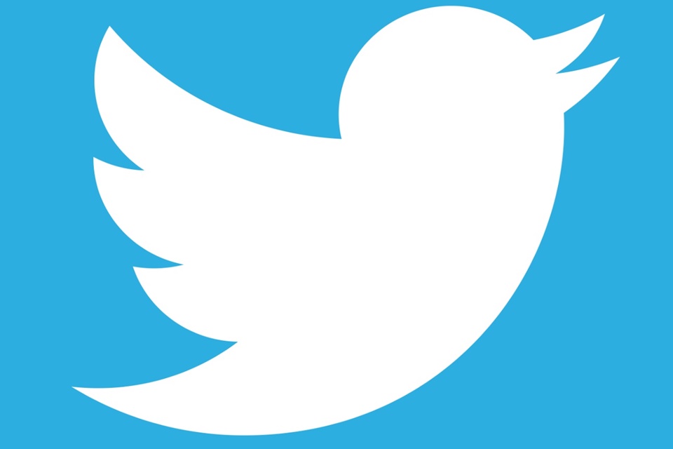 Imagem de Twitter anuncia volta da ordem cronológica de postagens como opção no tecmundo