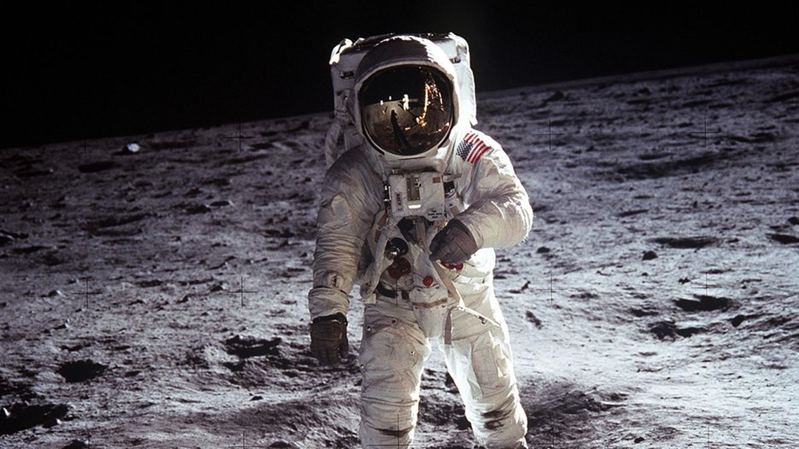 Imagem de Confira 11 imagens incríveis de astronautas da NASA no espaço no tecmundo