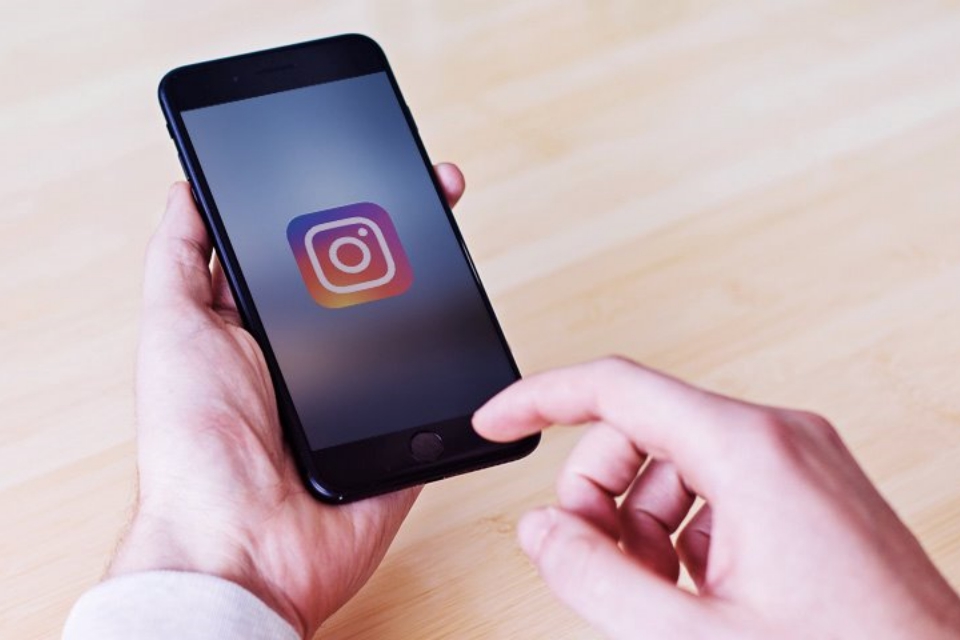 Imagem de Instagram está testando nova navegação de feed no tecmundo