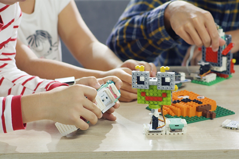 Imagem de Groove Junior: Agora as crianças podem aprender programação brincando no tecmundo