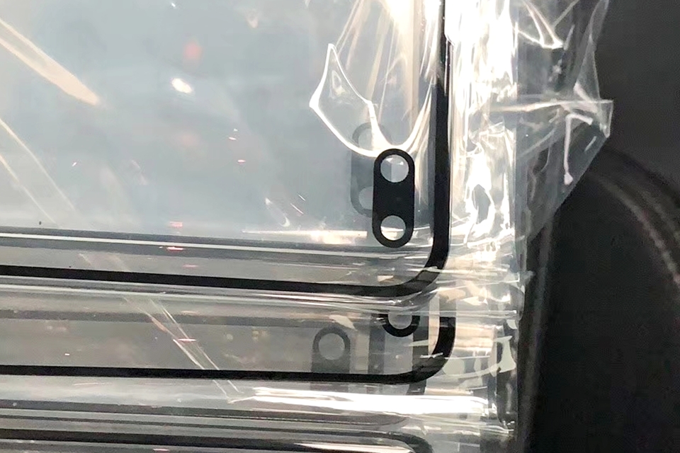 Imagem de Foto vazada sugere que Galaxy S10 pode ter dois “buracos” na tela no tecmundo