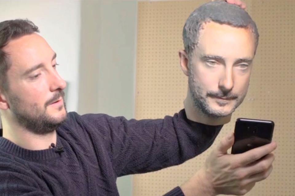 Imagem de Será que uma cópia impressa em 3D da sua cabeça desbloqueia celulares? Veja no tecmundo