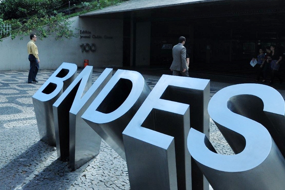 Imagem de Tim e Telefônica estão entre as empresas que mais usam verba do BNDES no tecmundo