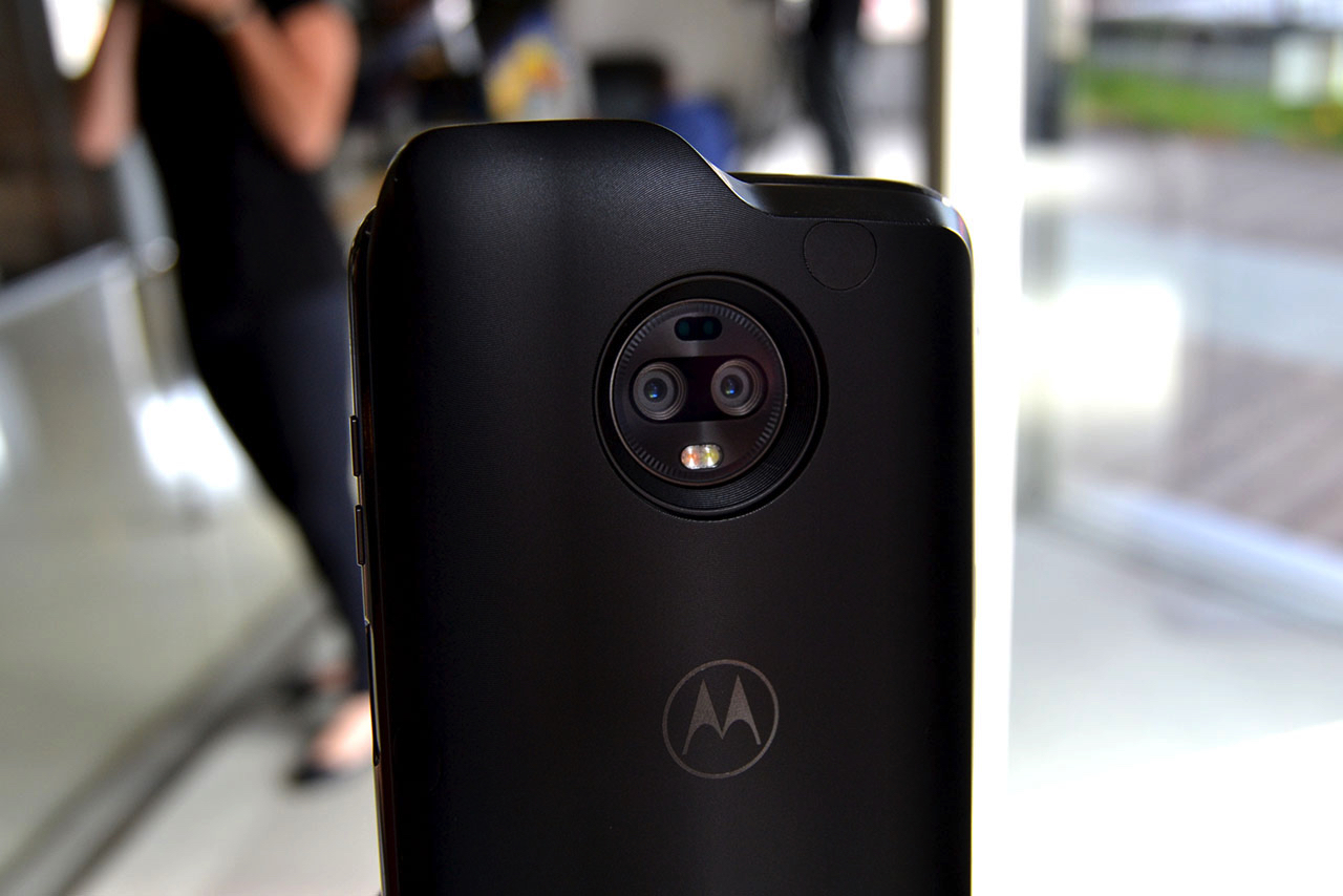 Imagem de Documento dá detalhes sobre mod do Moto Z3 que vai permitir conexão 5G no tecmundo
