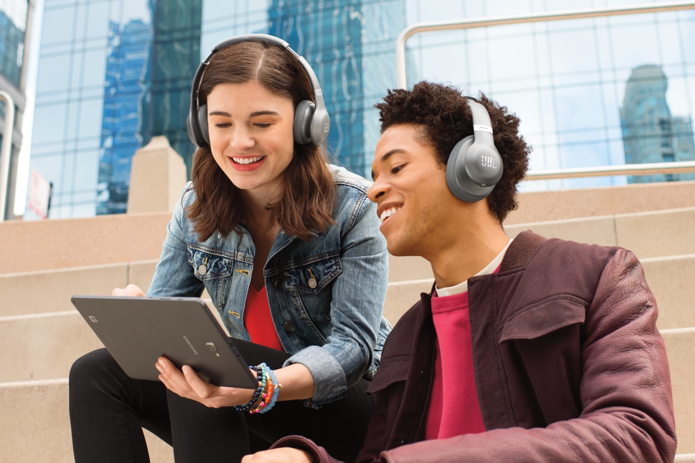 Imagem de JBL traz ao Brasil fones de ouvido com Google Assistente no tecmundo