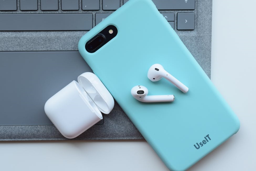 Imagem de Apple começa a vender AirPods 2 no Brasil sem alarde; confira os preços no tecmundo