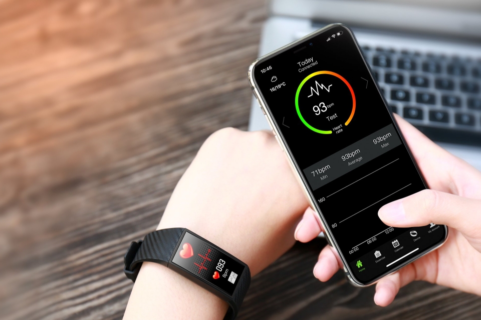 Imagem de Rival da Xiaomi Mi Band 4 tem tela colorida e custa R$ 93 no tecmundo