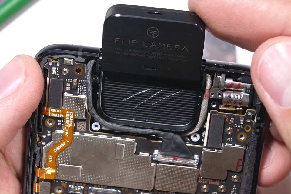 Imagem de Zenfone 6 desmontado: como a câmera giratória pode ser tão resistente? no tecmundo